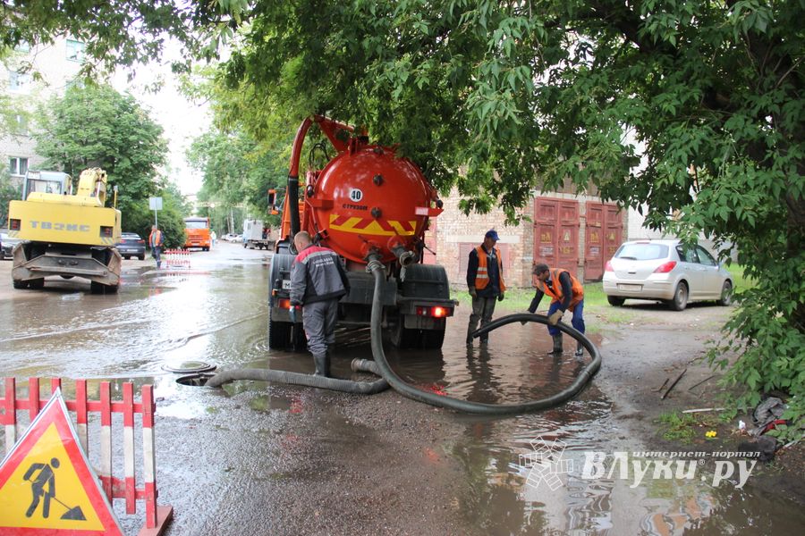 Авария в сетях водопровода на проспекте Гагарина (ФОТО)