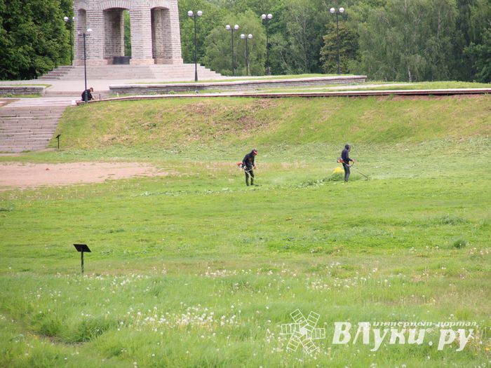 В Великолукской Крепости наводят порядок (ФОТО)
