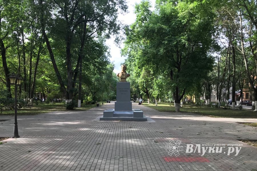 Парк Пушкина: «... А вкруг меня глухое запустенье...» (ФОТО)