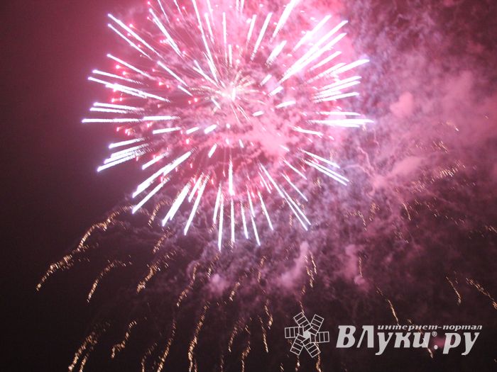 Великие Луки к встрече Нового года готовы (ФОТО)