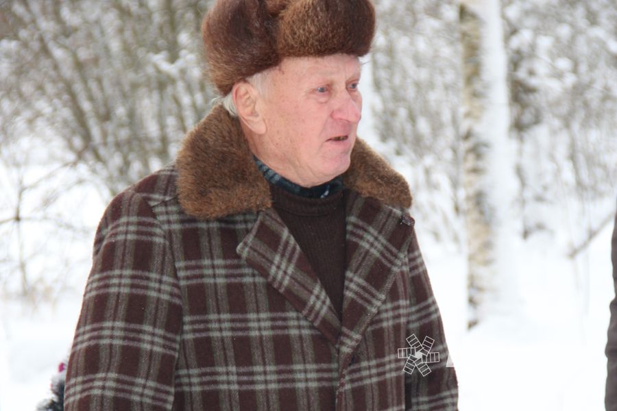 Никто не забыт: в Великих Луках благоустроили могилу неизвестного солдата (ФОТО)