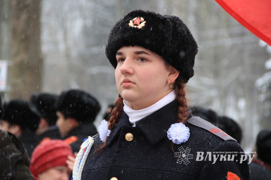 В Аллее Героев в Великих Луках прошёл Торжественный митинг  (ФОТО)