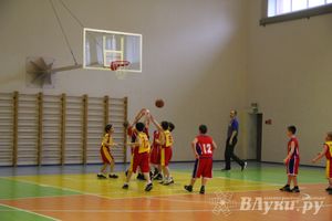 Великолукские баскетболисты стали победителями междугородних соревнований по баскетболу