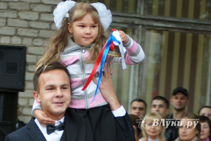 Школы города отметили 1 сентября (фото)