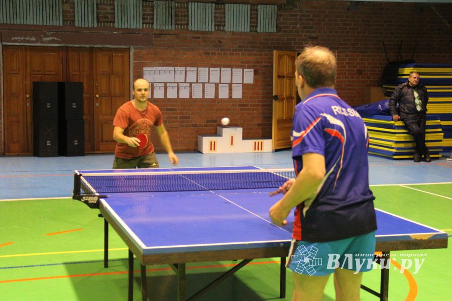 В Великих Луках прошёл чемпионат по настольному теннису