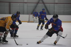 Великолукские хоккейные клубы провели матч в рамках чемпионата города (ФОТО)