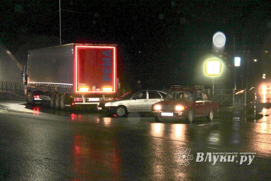 ДТП при въезде на путепровод (ФОТО)