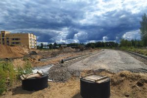 У новой школы на ул. Заслонова идёт ремонт дороги (ФОТО)