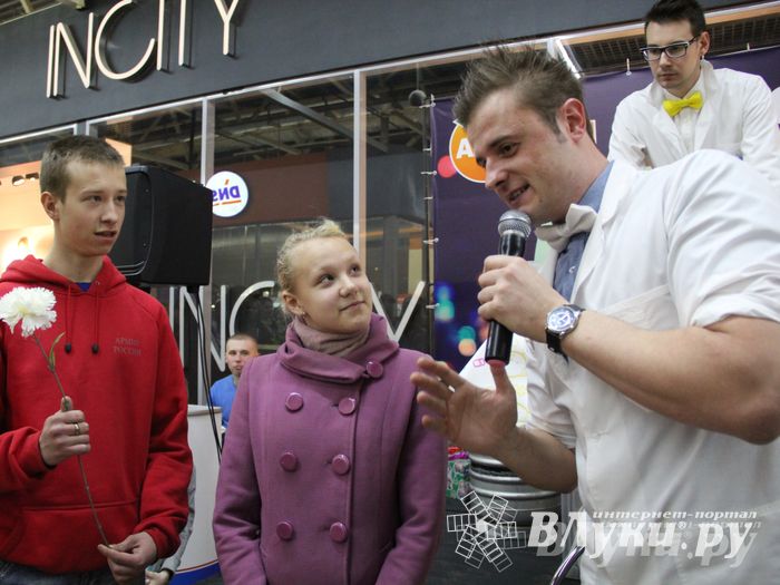 В ТЦ «Апельсин» прошла весенняя ночь распродаж