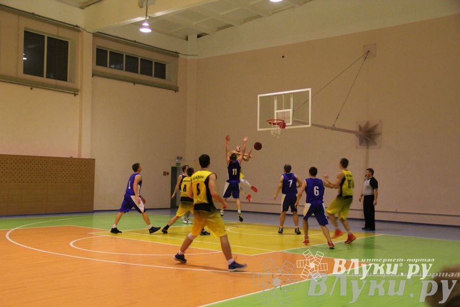 В Великих Луках проходят игры Чемпионата АСБ (фото)