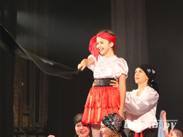 В ГДК им. Ленина прошёл концерт ко Дню матери (ФОТО)