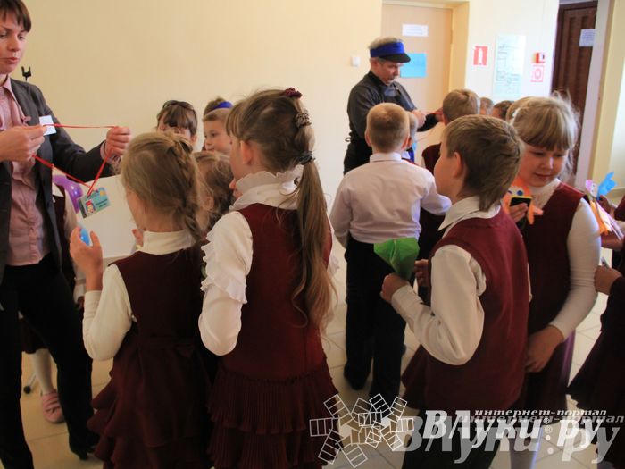 Великолукских лицеистов посвятили в «Маленькие мастера»