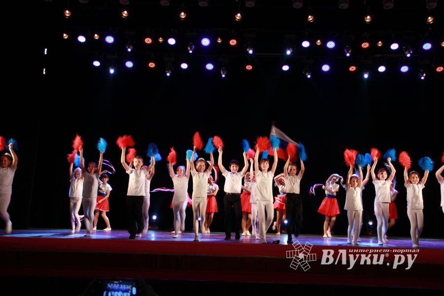 В ДК ЛК состоялся итоговый концерт фестиваля «Великолукская веснянка» (ФОТО)