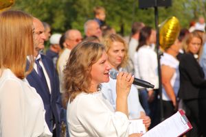 1 сентября в школах Великих Лук прошли Торжественные линейки (ФОТО)