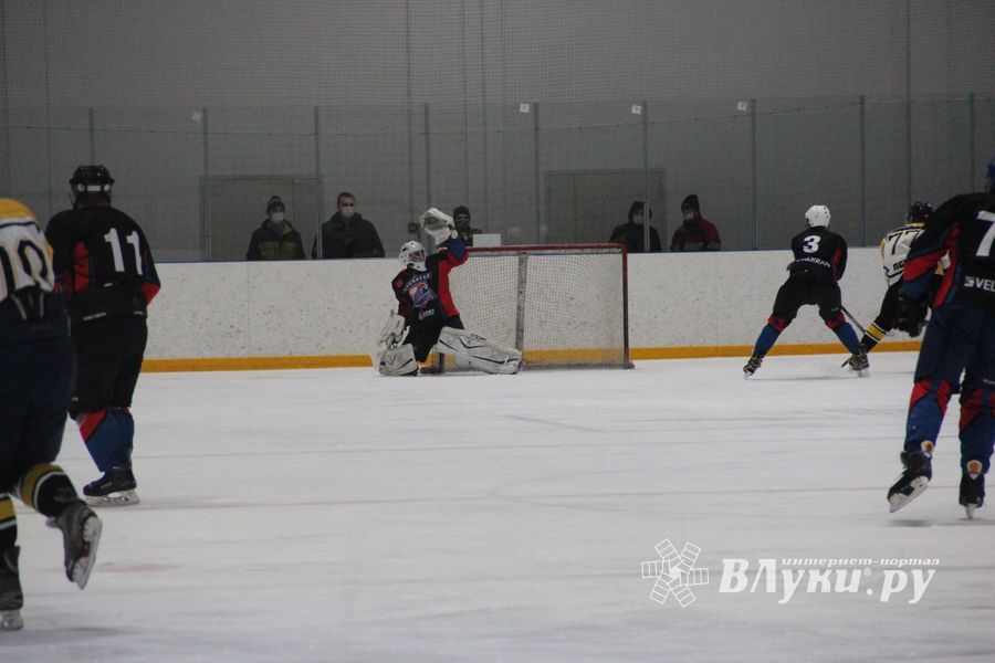 Великолукский «Экспресс» одержал победу в игре с псковскими «Медведями» (ФОТО)