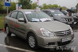 В Великих Луках прошла «Весенняя автоярмарка Великие Луки — 2015» (фото)