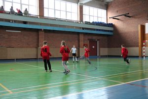 В Великих Луках прошел областной этап по мини-футболу среди девочек (фото)