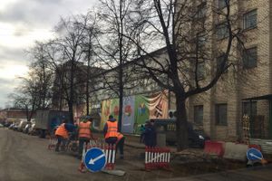 Фотофакт: на ул. Ботвина раскопали участок дороги