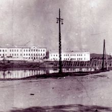 Новое школьное здание на месте бывшей школы им. Ленина. Великие Луки, 1959 год