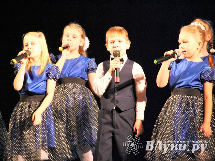 В ГДК им. Ленина прошёл концерт ко Дню матери (ФОТО)