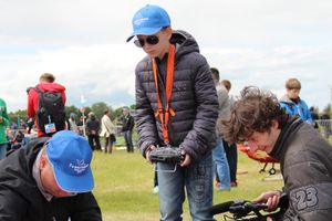В Великих Луках проходит 7-й Фестиваль авиамодельного спорта (ФОТО)
