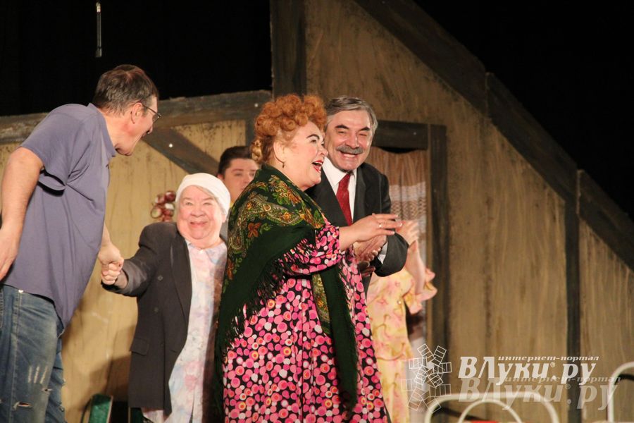 Народные артисты России выступили в Великих Луках (фото)