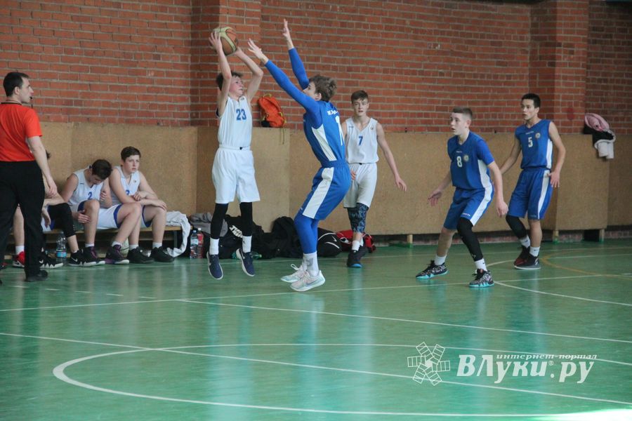Великолучане завоевали золото финальных соревнований по баскетюолу 11-й областной Спартакиады (ФОТО)