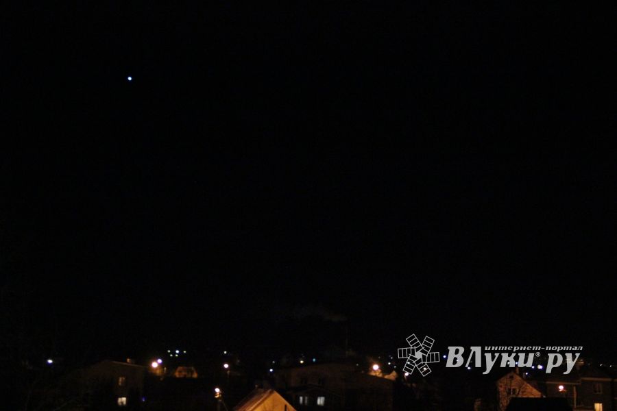 Фотофакт: «вифлеемская» звезда над Великими Луками