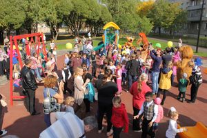 В Великих Луких благоустроили сквер на ул. Жукова (фото)