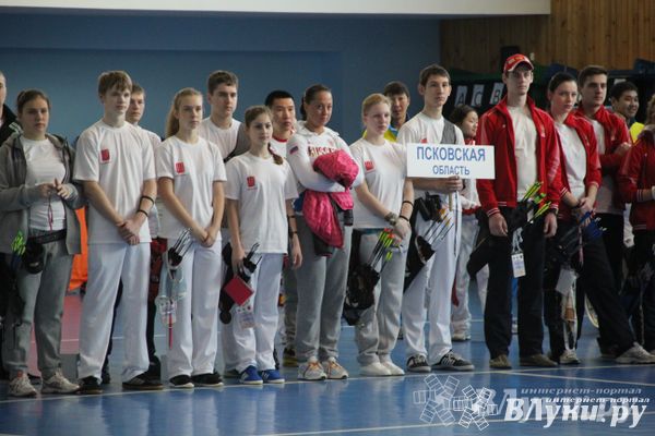 В Великих Луках состоялось открытие Чемпионата России по стрельбе из блочного и классического лука (фото)