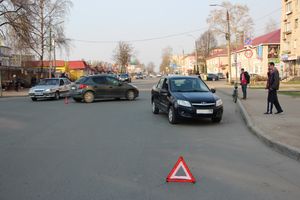 ДТП на пр. Октябрьском (ФОТО)