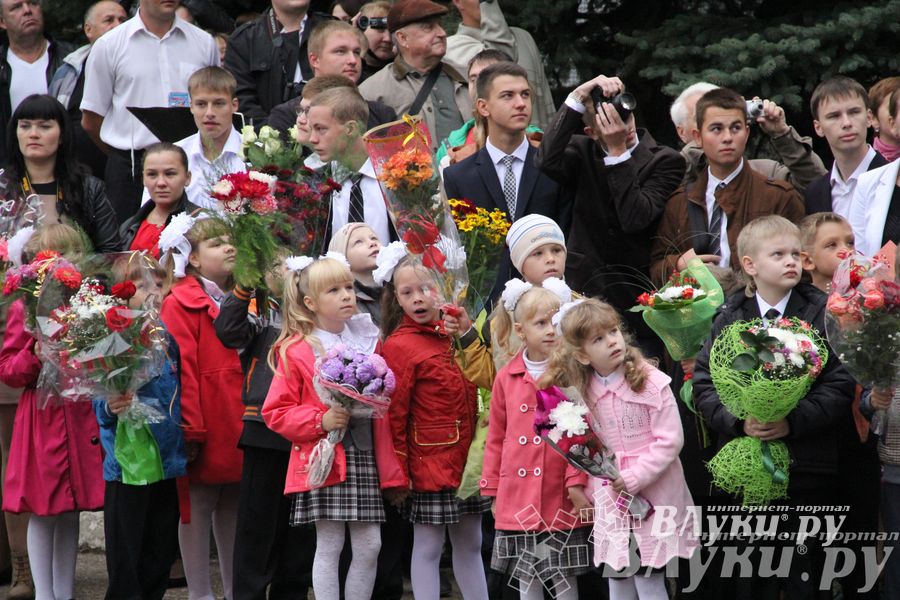 Школы города отметили 1 сентября (фото)