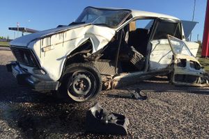 В Великих Луках столкнулись ВАЗ и Фольксваген (фото)