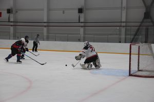 Два зоккейных матча прошли в Великих Луках в рамках Чемпионата города (ФОТО)
