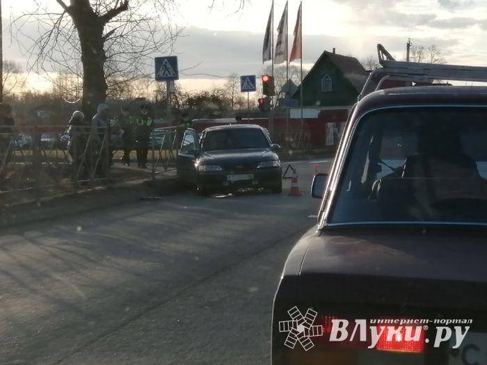 В Великих Луках произошло ДТП (ФОТО)