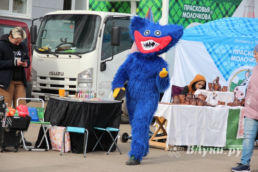 В Великих Луках прошла ярмарка «Весна - 2022» (ФОТО)