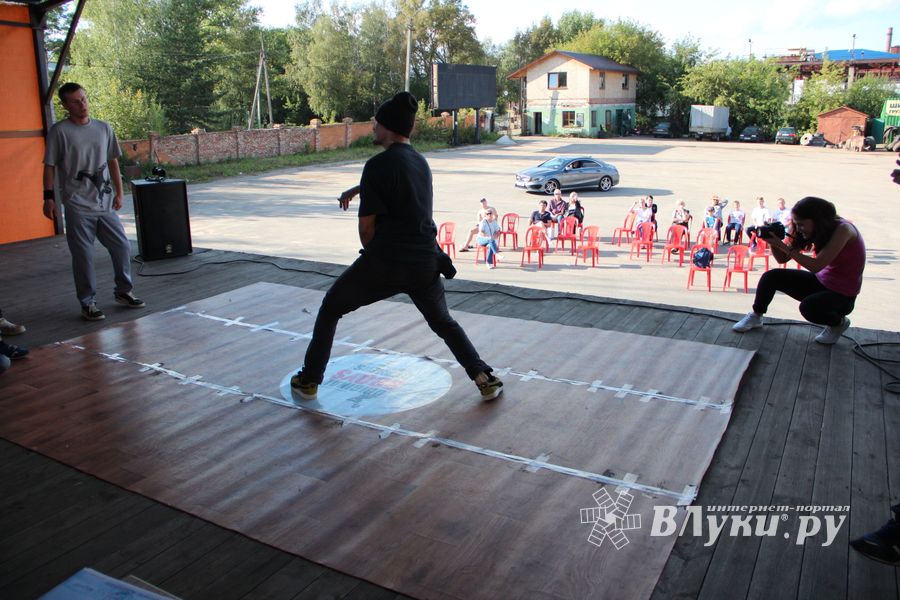 «ORIGINAL BBOYS CYPHERS» в Великих Луках (ФОТО+ВИДЕО)