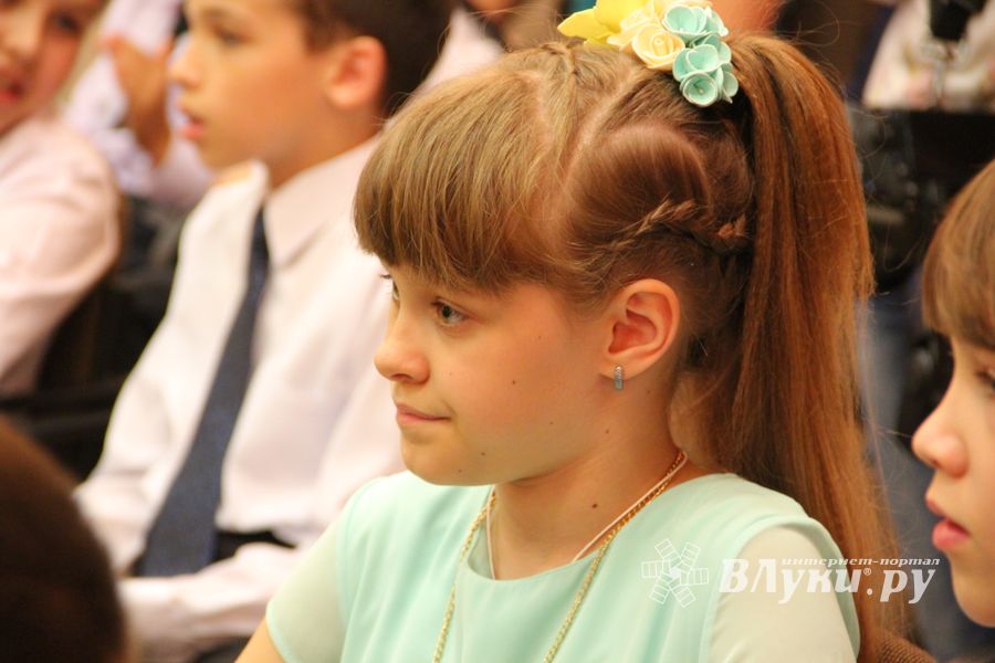 В школе №13 чествовали вчерашних учеников начальной школы (ФОТО)