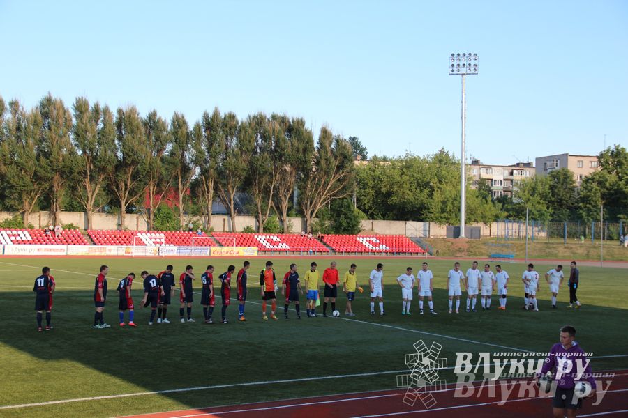 В Великих Луках команда «КПРФ» обыграла команду «Спартака» (фото)