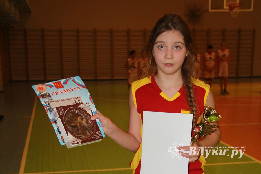 Великолукские баскетболисты стали победителями междугородних соревнований по баскетболу