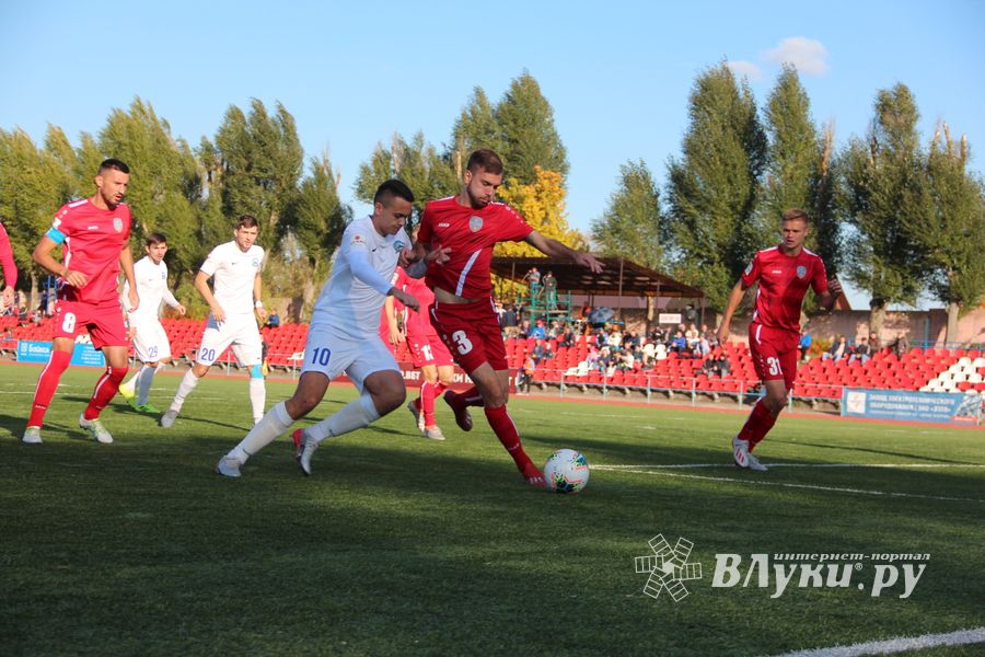 Обидный гол в воротах «Луки-Энергии» (ФОТО)
