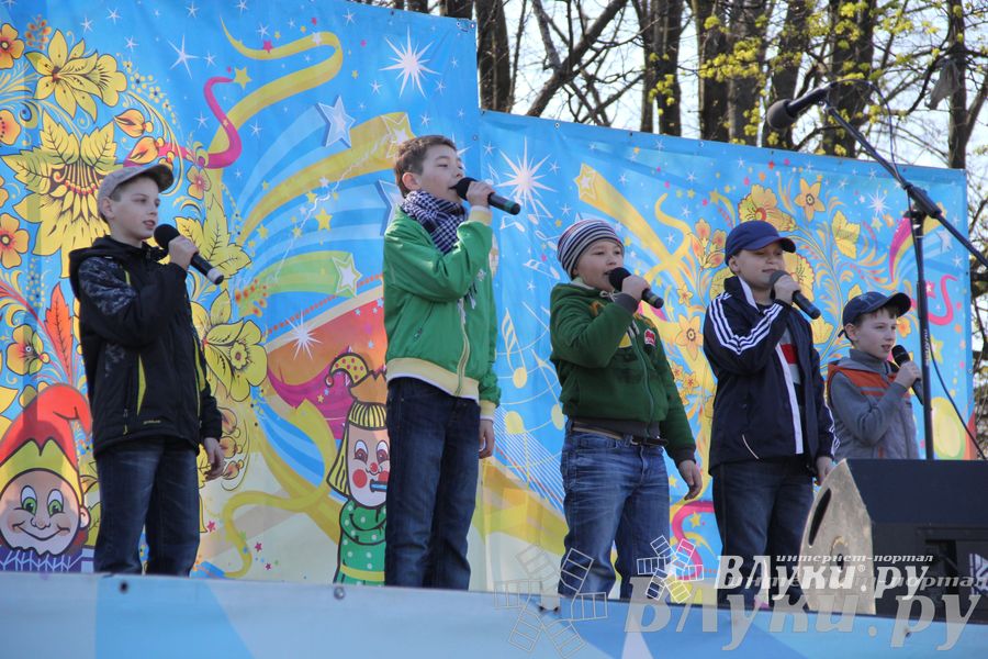 Традиционная весенняя ярмарка прошла в Великих Луках