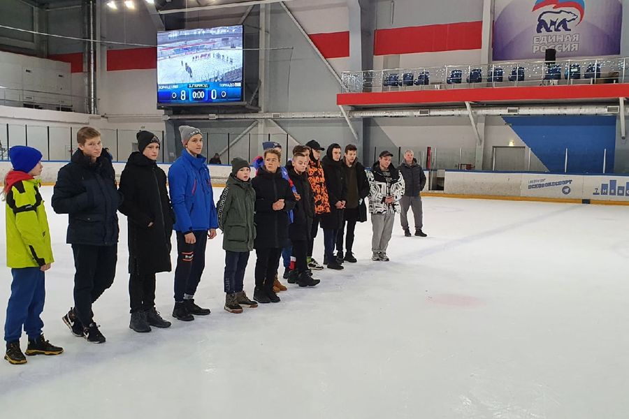 Великолукские хоккеисты привезли бронзу с областного турнира «Золотая шайба» (ФОТО)