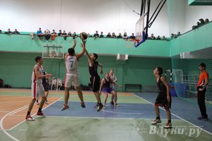 В Великих Луках прошли финальные игры муниципального этапа «КЭС-Баскет» (фото)