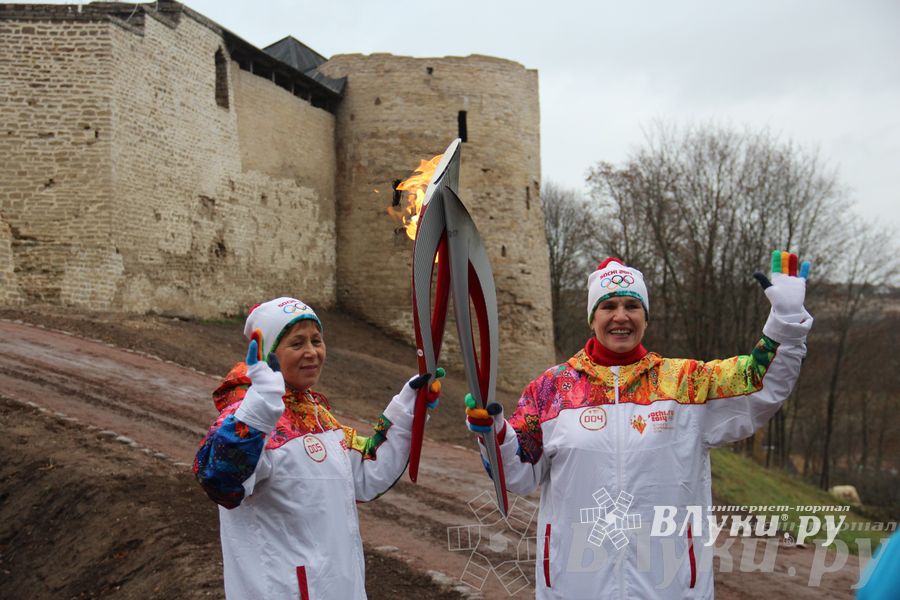 Эстафета Олимпийского огня в Изборске и Пскове