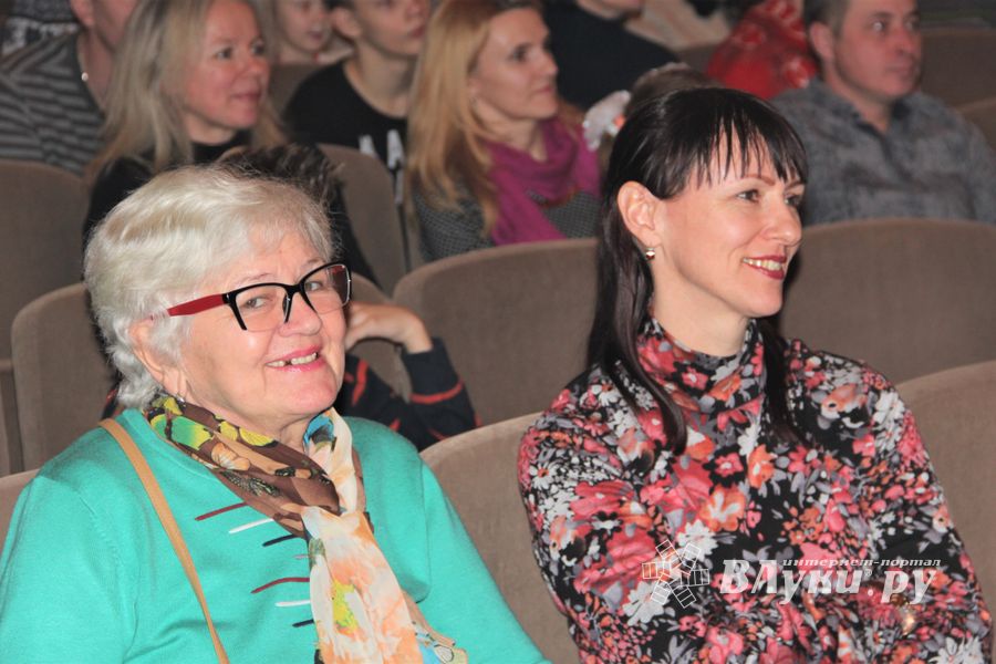 В ГДК им. Ленина встречают Новый год (ФОТО)