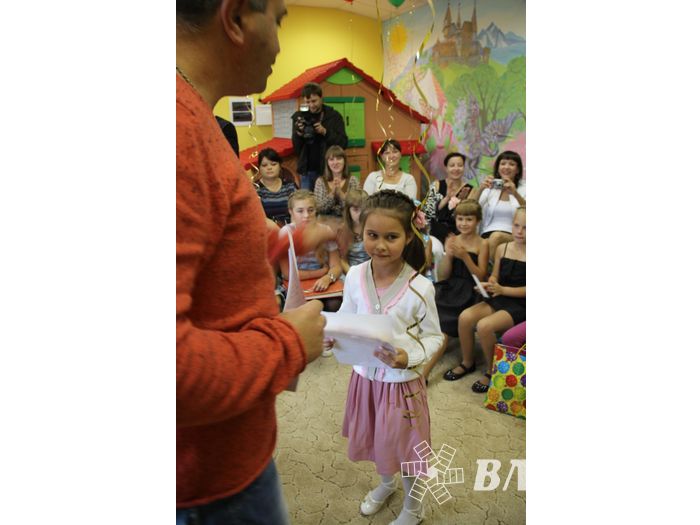 Награждение участниц конкурса "Маленькая красавица"