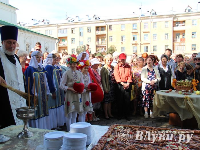 Празднование 850-летия началось в храмах Великих Лук (ФОТО)