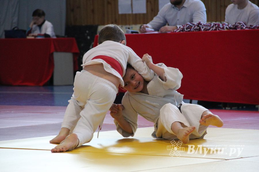 В Великих Луках прошли соревнования по дзюдо (ФОТО)