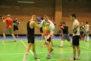 В Великих Луках прошел мастер-класс по кикбоксингу (фото)